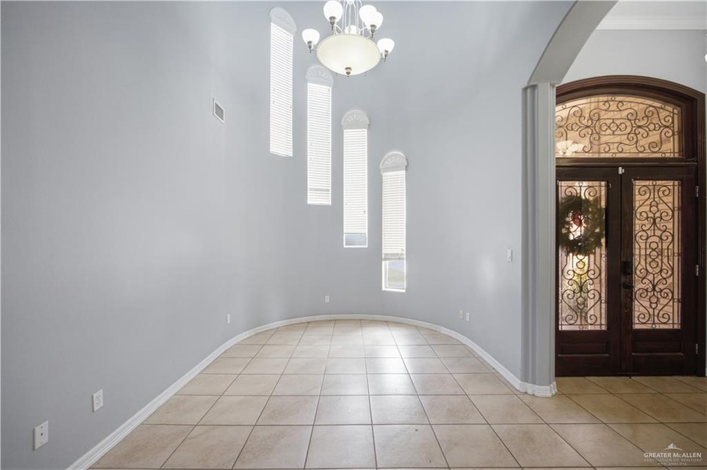 Photo 14 of 514 Los Palomos Street