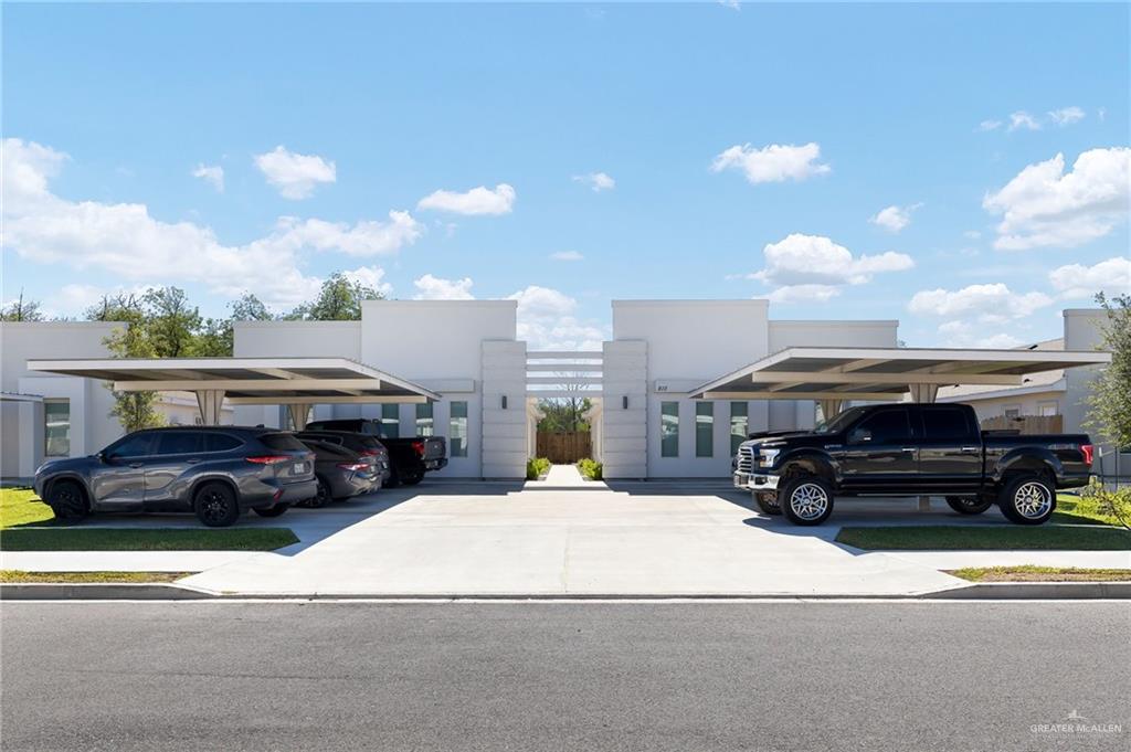 Multi-family home at 810 Starr Street, Mercedes, Texas