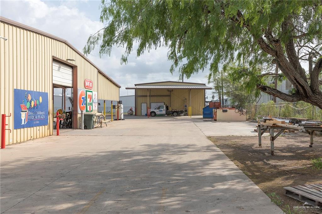 Photo 14 of 951 Falcon Boulevard