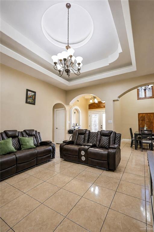 Photo 4 of 2501 Gardenia Drive