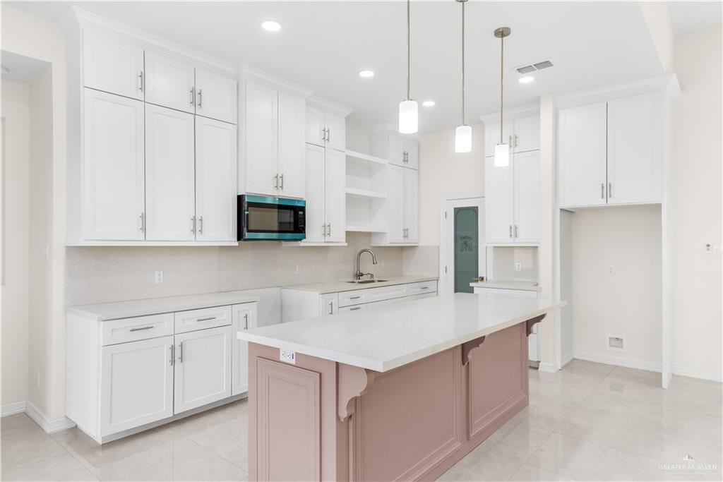 Photo 5 of 1904 Diplomat Drive