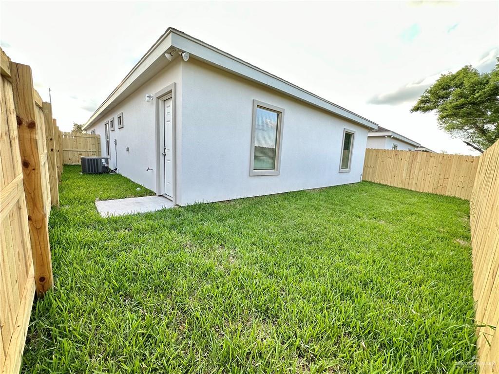 Photo 15 of 427 Frio Lane
