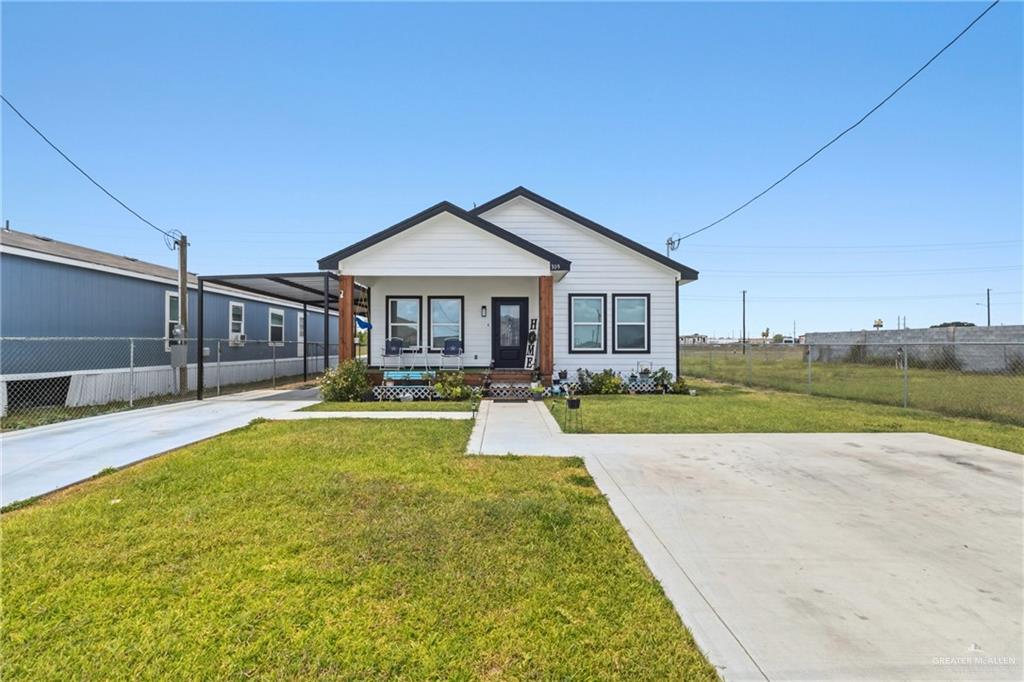 Single Family home at 309 Felicidad Avenue, Donna, Texas
