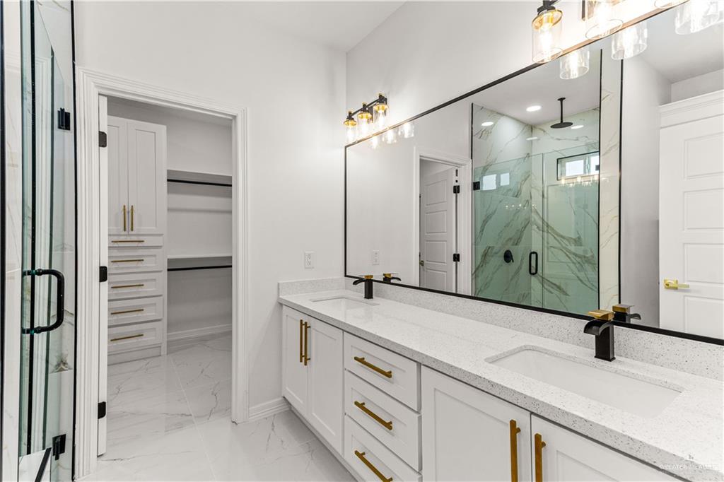 Photo 13 of 801 Corales Street