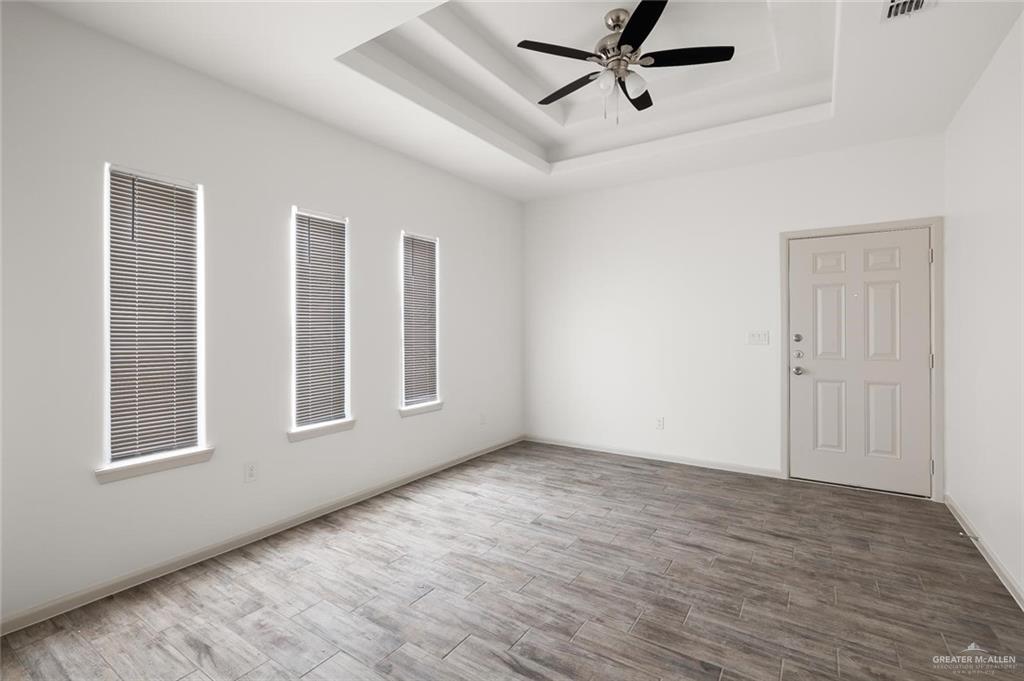 Photo 4 of 1301 Valle Vista Street
