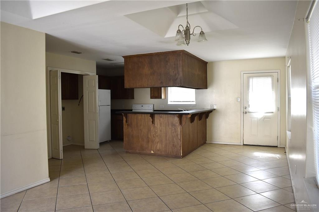 Photo 22 of 221 Albatross Avenue