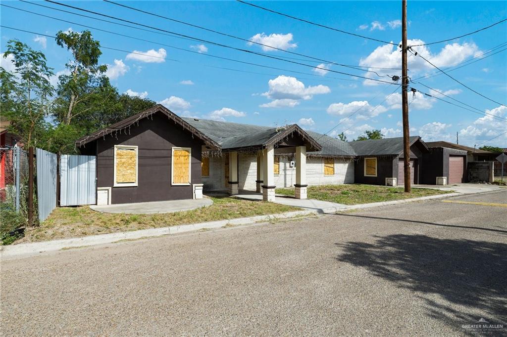 Single Family home at 879 Austin Road, Roma, Texas