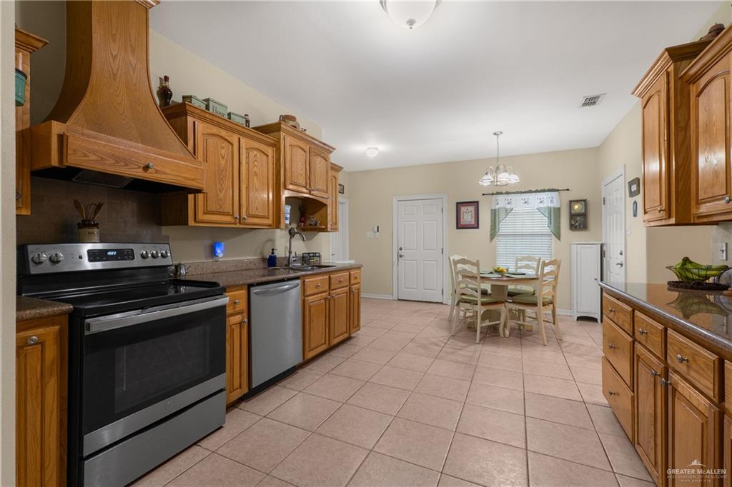 Photo 8 of 605 Whalen Road