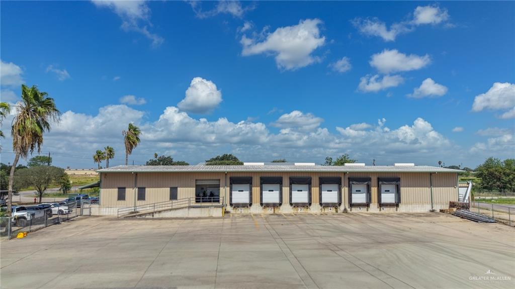 Commercial home at 411 Produce Road, Hidalgo, Texas