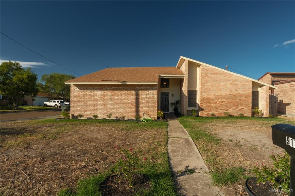 Single Family home at 917 Blue Bonnett Drive, Harlingen, Texas