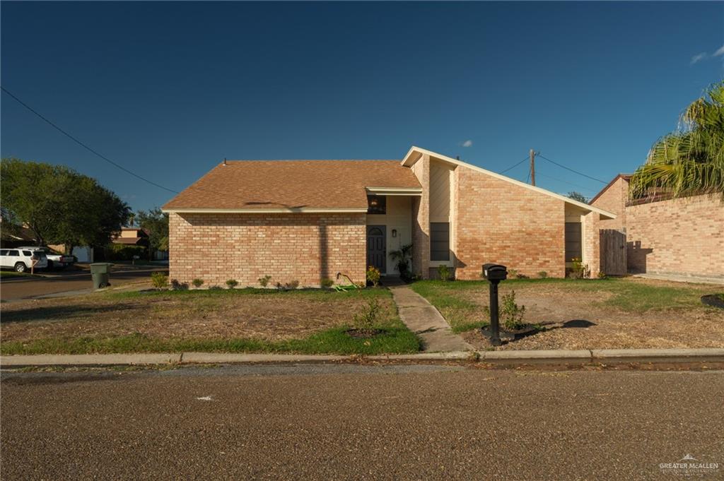Photo 33 of 917 Blue Bonnett Drive