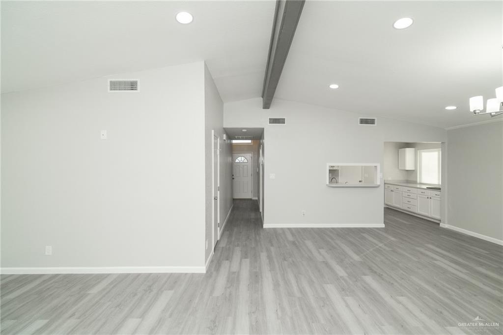 Photo 6 of 917 Blue Bonnett Drive