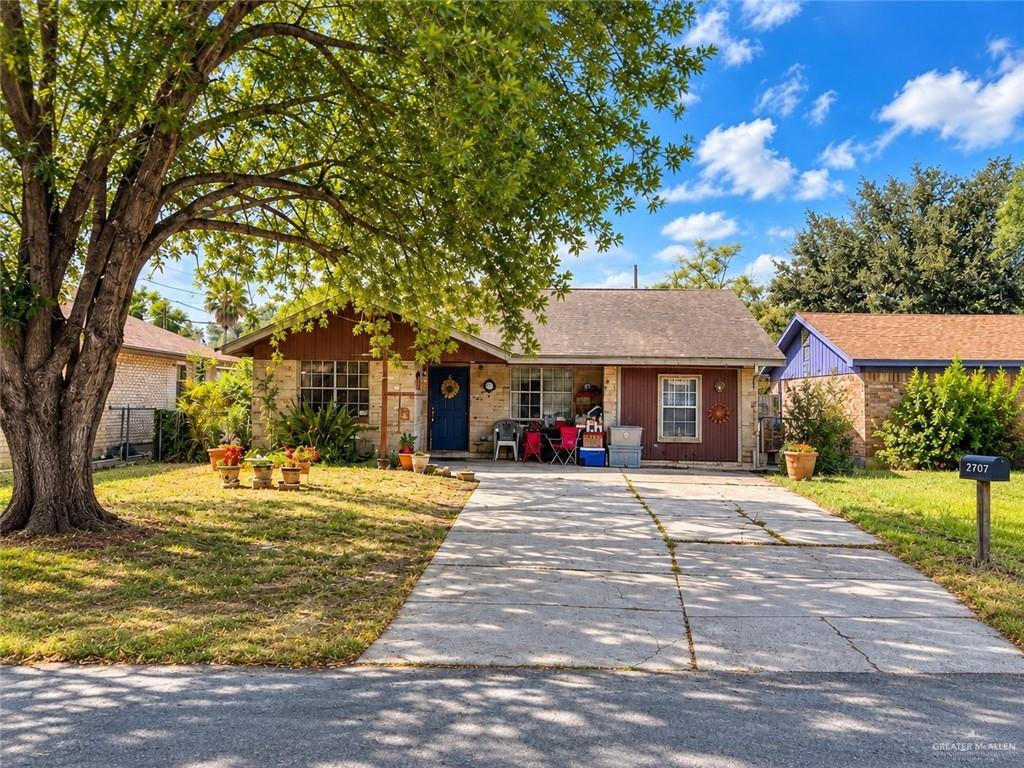 Single Family home at 1015 Alta Vista Drive, Alamo, Texas