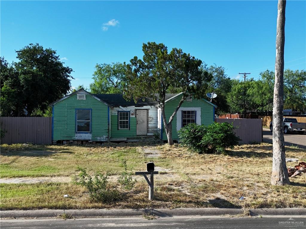 Single Family home at 523 Champion Street, Edinburg, Texas