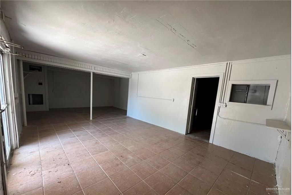 Photo 3 of 300 Illinois Avenue