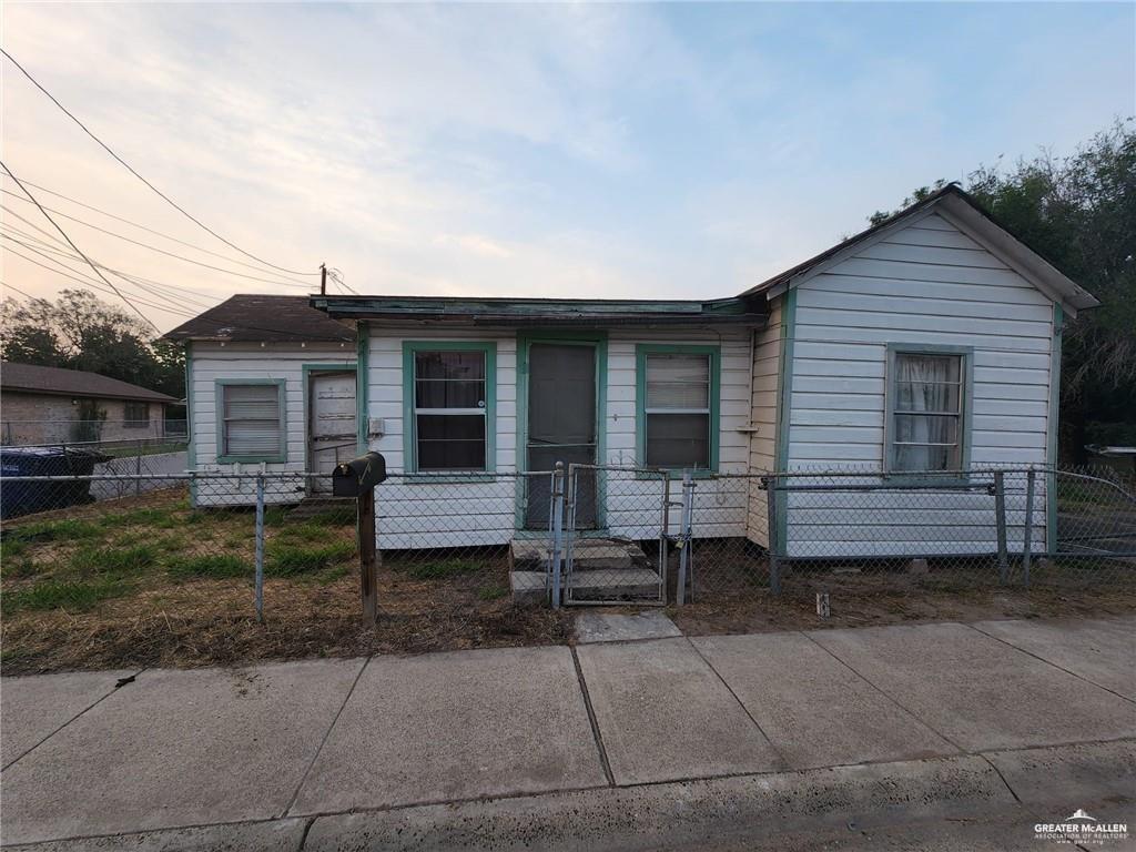 Photo 16 of 1606 Mobile Street