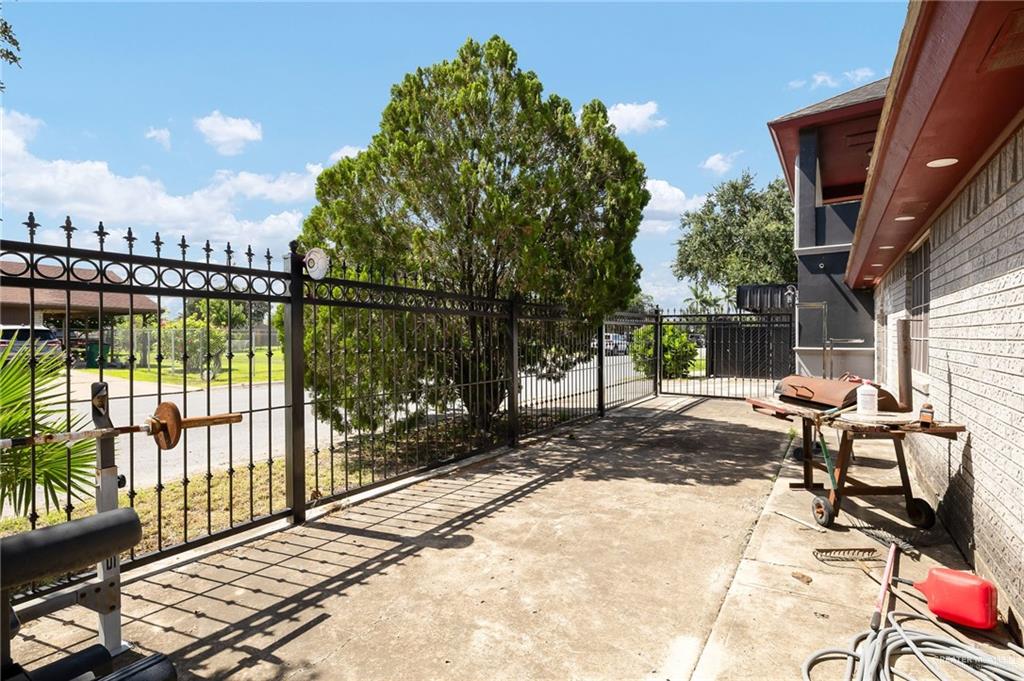Photo 20 of 2606 Victoria Street