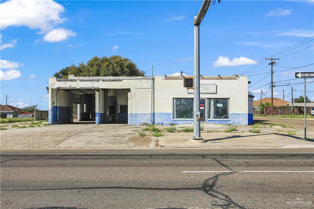 Commercial home at 1407 Grant Street, Roma, Texas