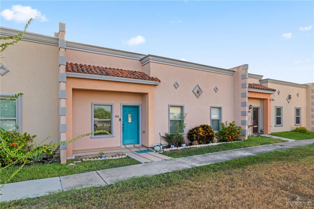 Townhome home at 2935 Allen Drive, Edinburg, Texas