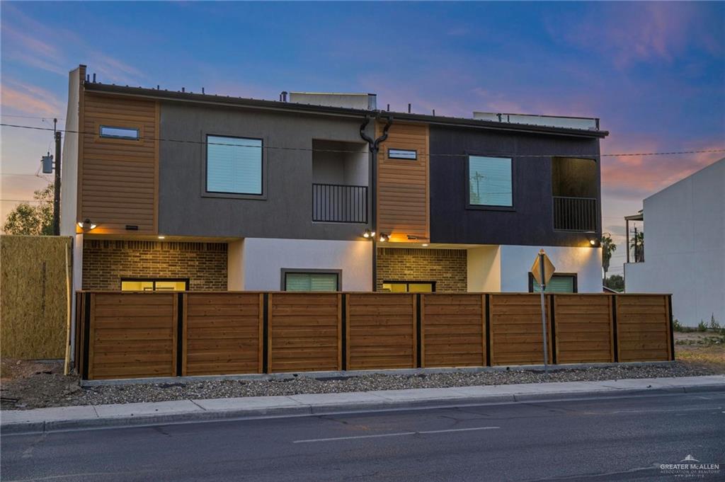 Townhome home at 820 Bicentennial Boulevard, McAllen, Texas