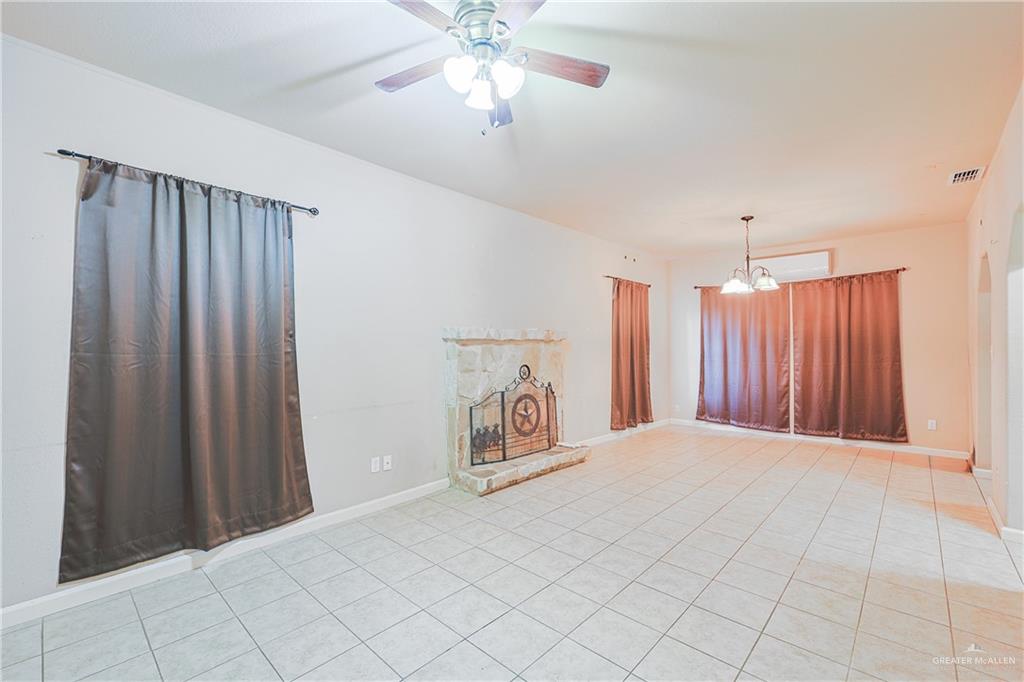 Photo 4 of 742 Texas Avenue