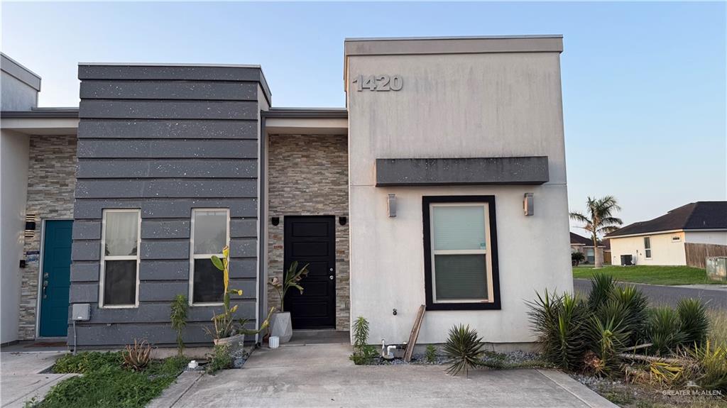 Townhome home at 1420 New Orleans Circle, Pharr, Texas